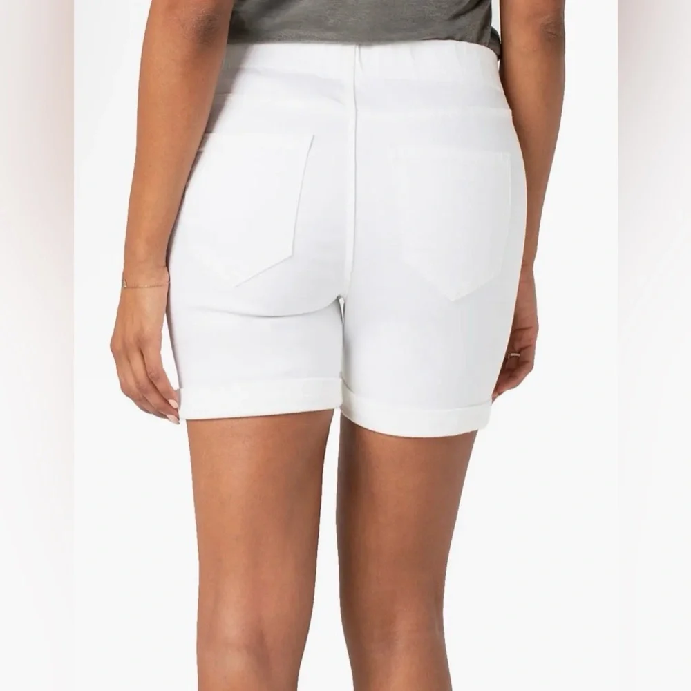 Liverpool Los Angeles Chloe Pull-On Bermuda Shorts – Bright White Size 2/26 NWT